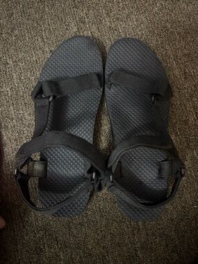 Black adjustable Strappy sandles